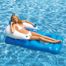 85600 | Classic Floating Pool Lounger Lifestyle 1