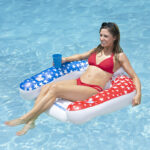 85593LSParadiseChairAmericanStarsHeadOnAdultGirlRGB800px